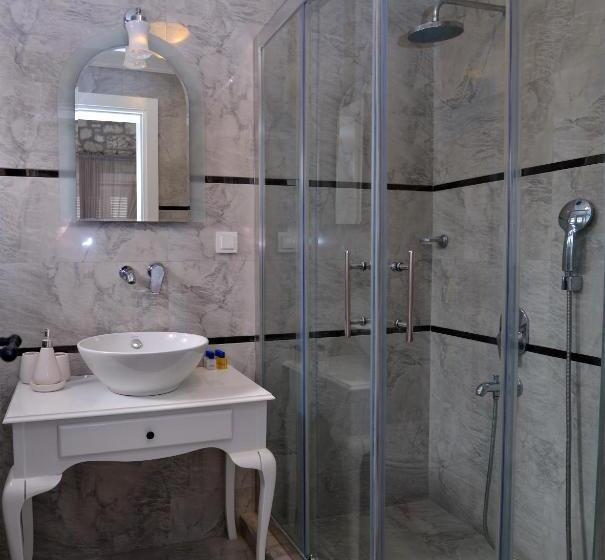 Номер Стандарт, Simira