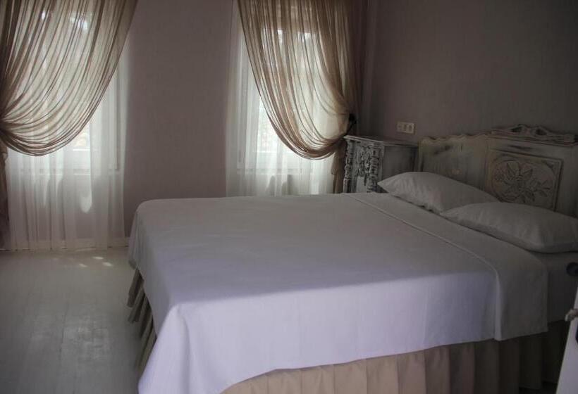 Номер Стандарт, Simira