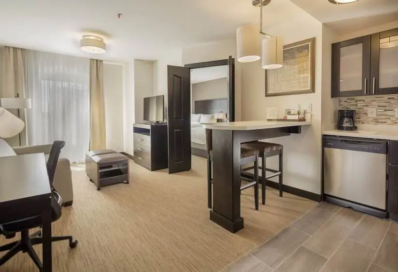 سوییت, Staybridge Suites   Saltillo, An Ihg