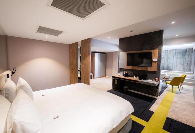 ハイドロマッサージバス付きスイート, Mandachi Hotel & Spa