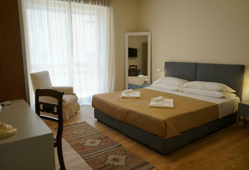 اتاق راحتی, Avenue Rooms