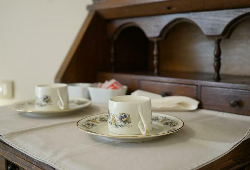 اتاق راحتی, Avenue Rooms