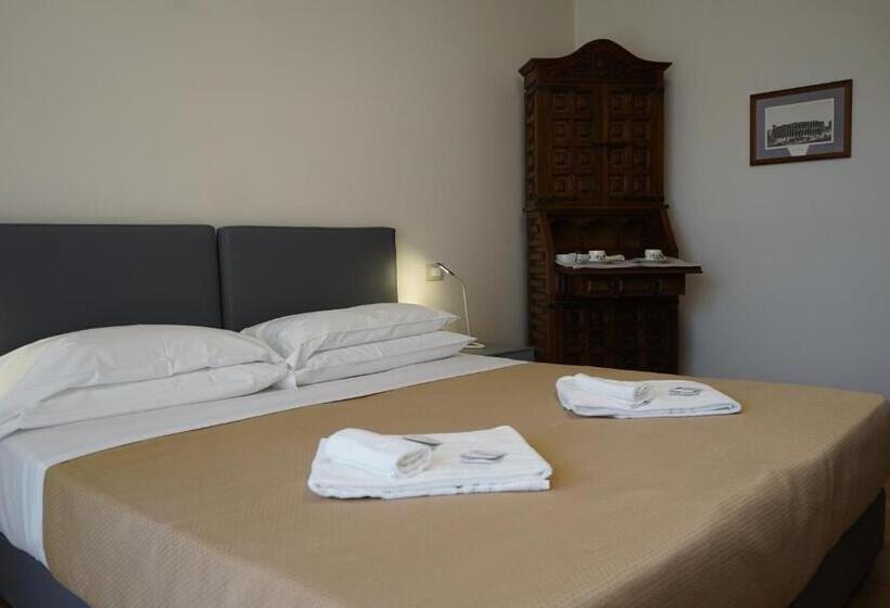 اتاق راحتی, Avenue Rooms