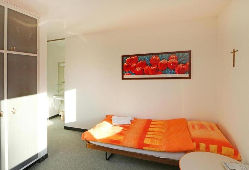 バスルーム共有のトリプルスタンダード, Allegro Alpin Lodge