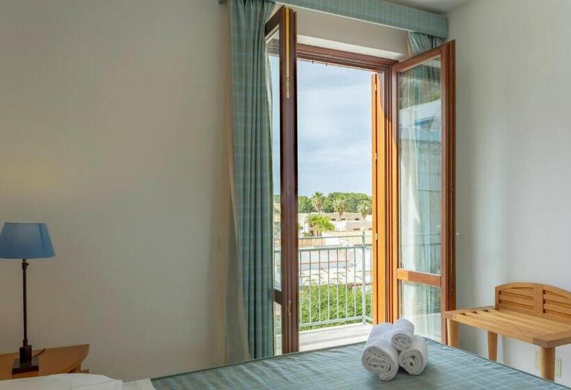 Номер Стандарт Боковой Вид на Море, Albergo Auralba