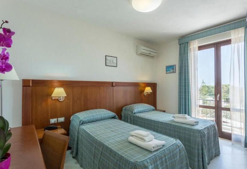 带海景的标准房, Albergo Auralba