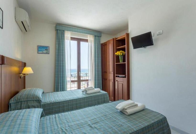 带海景的标准房, Albergo Auralba