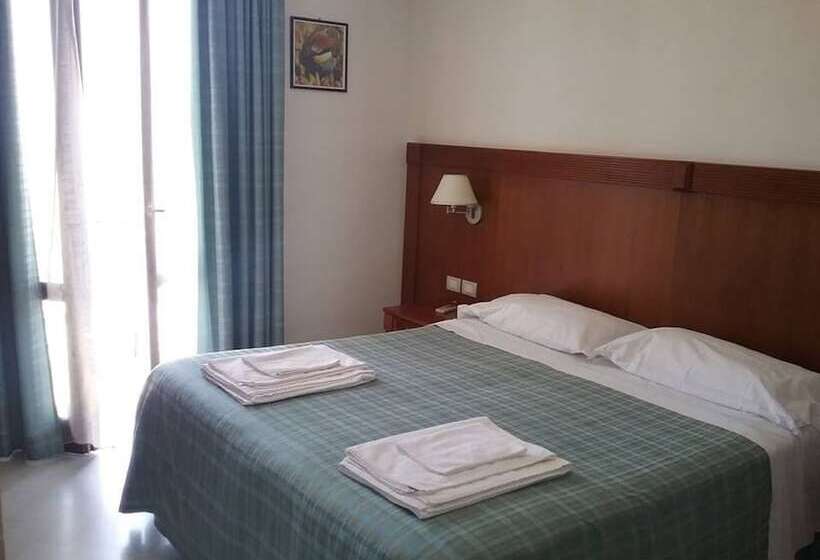 オーシャンビュースタンダードルーム, Albergo Auralba