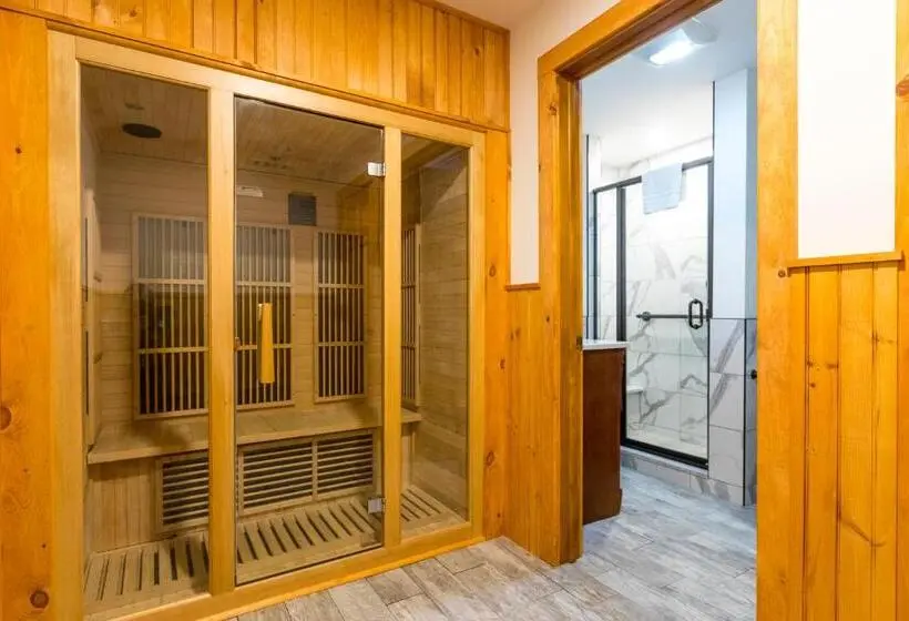 ファミリールーム, Garnet Hill Lodge