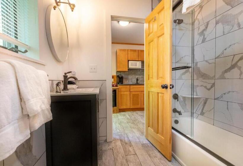 오두막, Garnet Hill Lodge