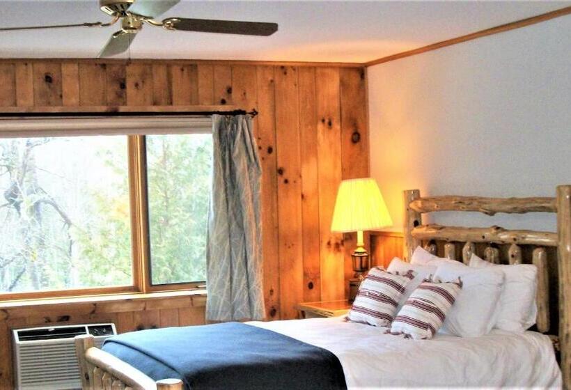 패밀리 스위트, Garnet Hill Lodge