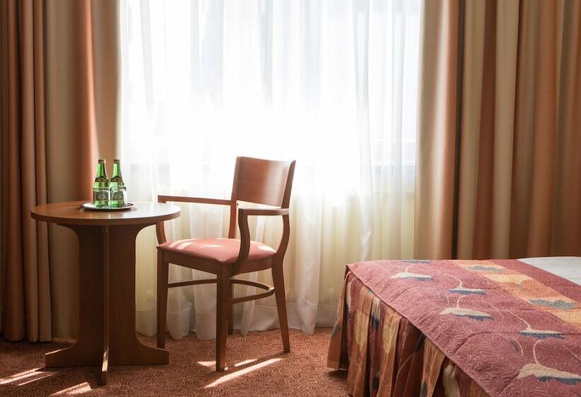 اتاق استاندارد یک نفره, Prezydencki 3 Star