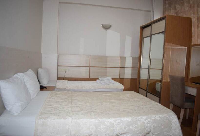 スタンダードトリプルルーム, Royal Suites Besiktas