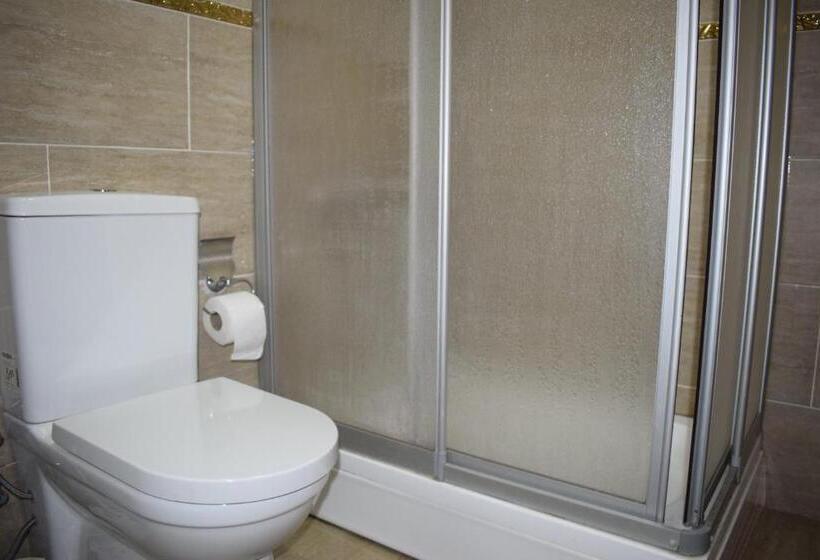 スタンダードトリプルルーム, Royal Suites Besiktas