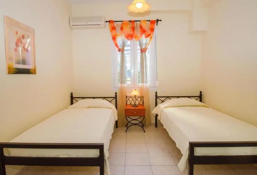 2 Bedroom Apartment with Views, Villa Sosanna