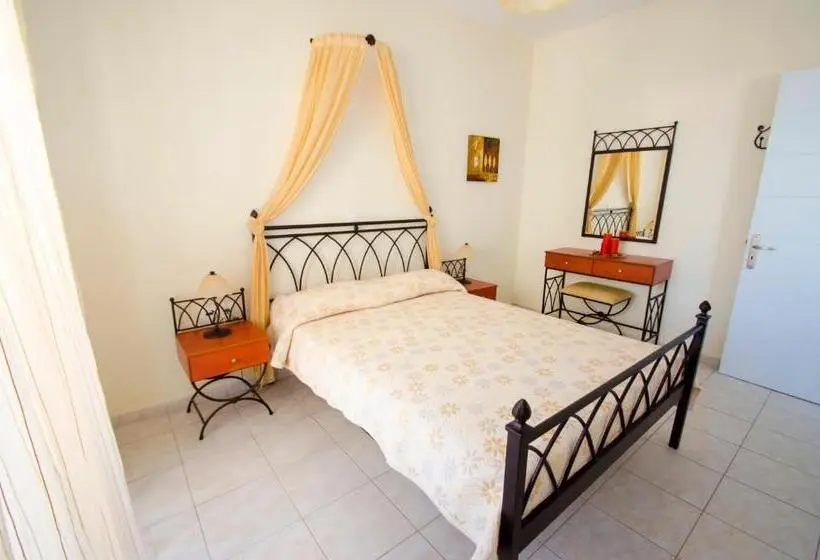 2 Bedroom Apartment with Views, Villa Sosanna