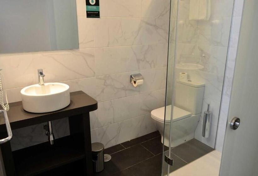 이코노미 룸, Alda Estacion Ourense