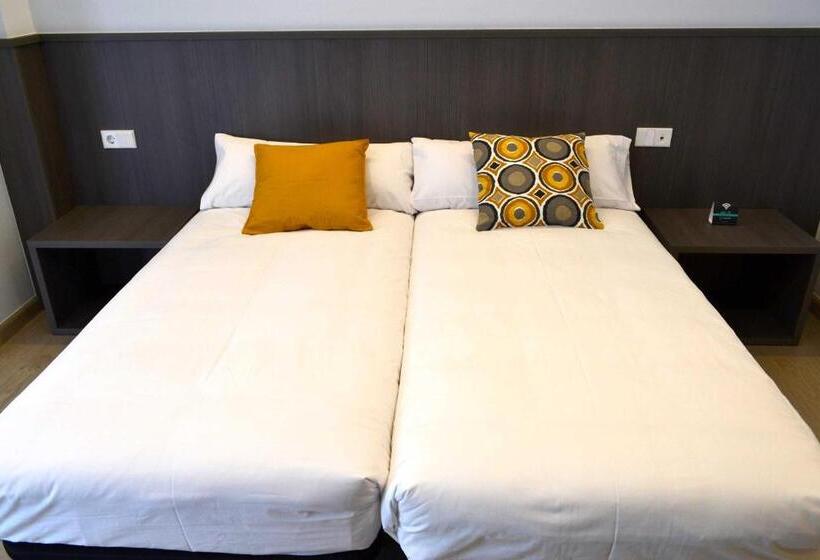 이코노미 룸, Alda Estacion Ourense