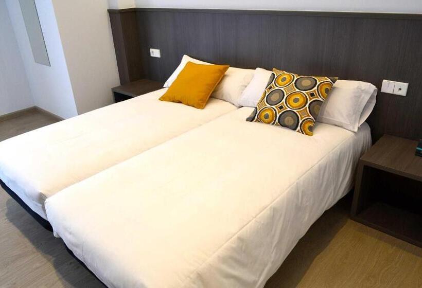 이코노미 룸, Alda Estacion Ourense