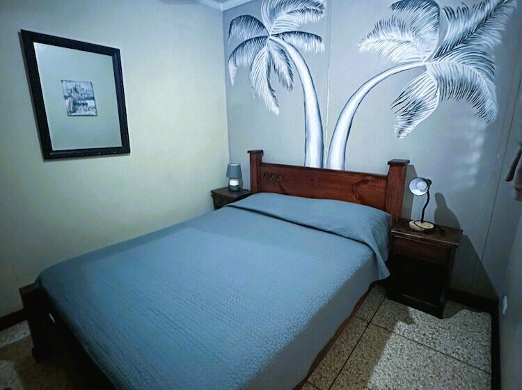 Номер Стандарт, Costa Rica Backpackers