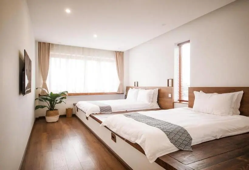 Standard Kolmen Hengen Huone, Dali Rong Lu