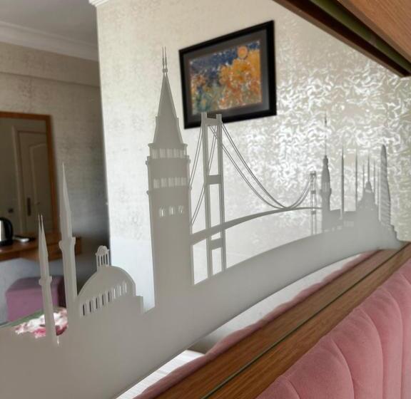 اتاق لوکس با چشم‌انداز دریا, Divas Silver