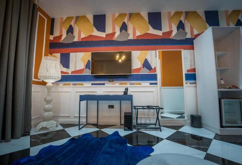 اتاق لوکس با وان آب گرم, Holm Boutique & Spa Ik Collection