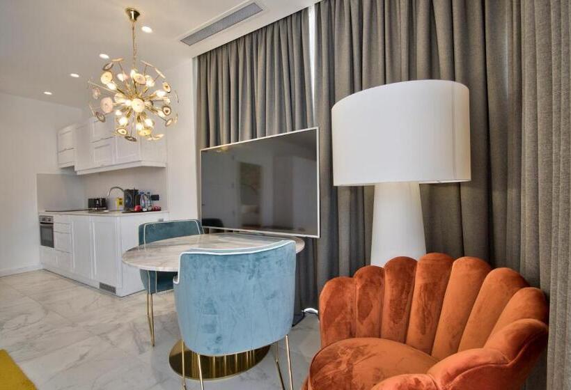 سوییت اجرایی, Holm Boutique & Spa Ik Collection