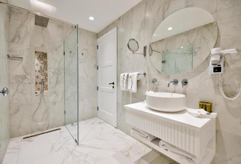 سوییت اجرایی, Holm Boutique & Spa Ik Collection