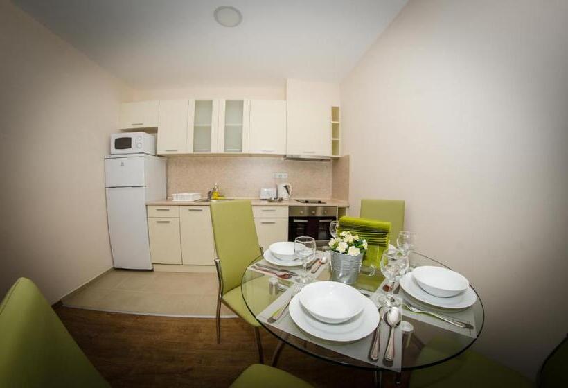 דירה בת חדר שינה 1 עם מרפסת, Premier Fort Cuisine   Full Board