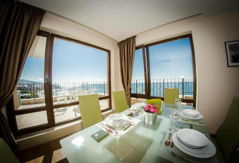 דירת שלושה חדרים, Premier Fort Cuisine   Full Board