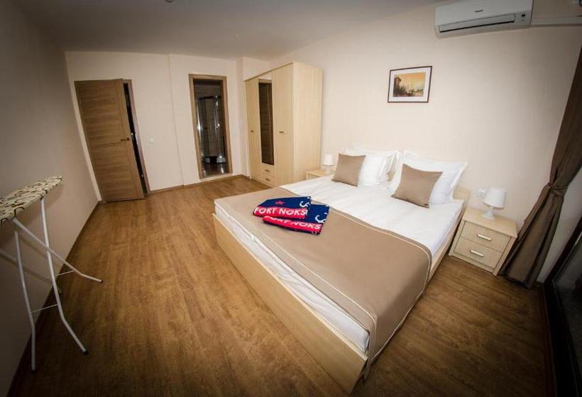 דירת שלושה חדרים, Premier Fort Cuisine   Full Board