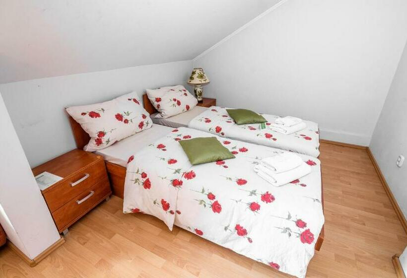 اتاق اکونومی یک تخته, The Rooms By Dalia