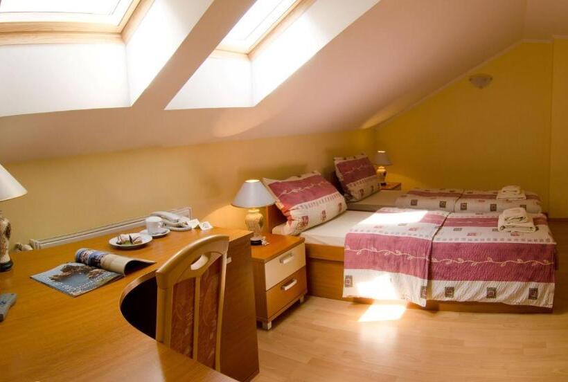 اتاق اکونومی, The Rooms By Dalia