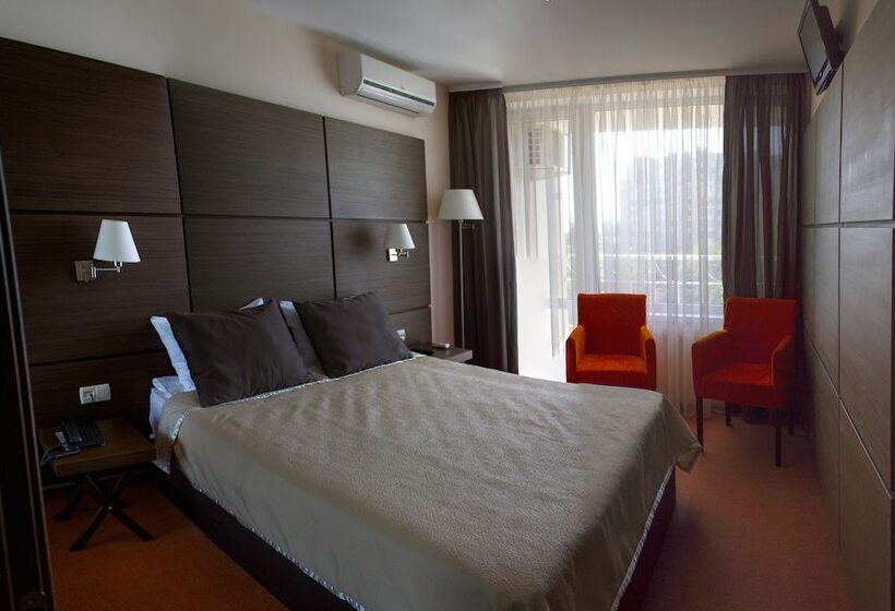 سوییت جونیور, Mirniy Resort