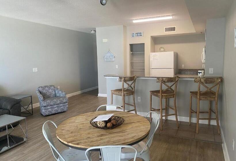 2 Bedroom Apartment with Views, Shores Of Panama Resort