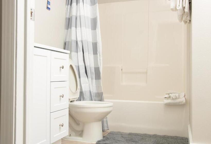 2 Bedroom Apartment with Views, Shores Of Panama Resort