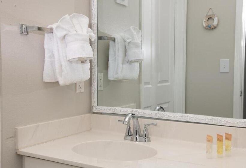 Superior 3-bedroom flat with sea view, Shores Of Panama Resort