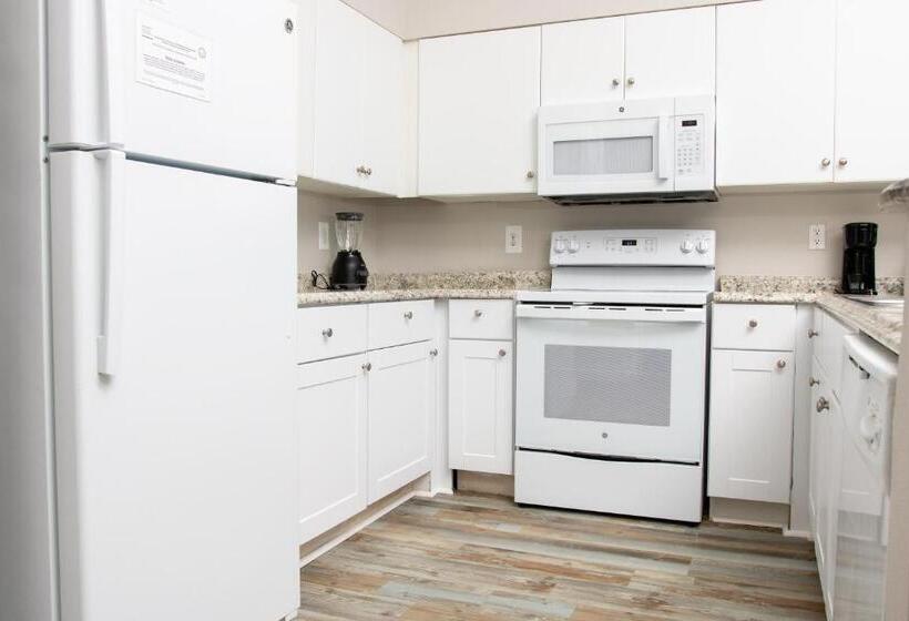 Superior 3-bedroom flat with sea view, Shores Of Panama Resort