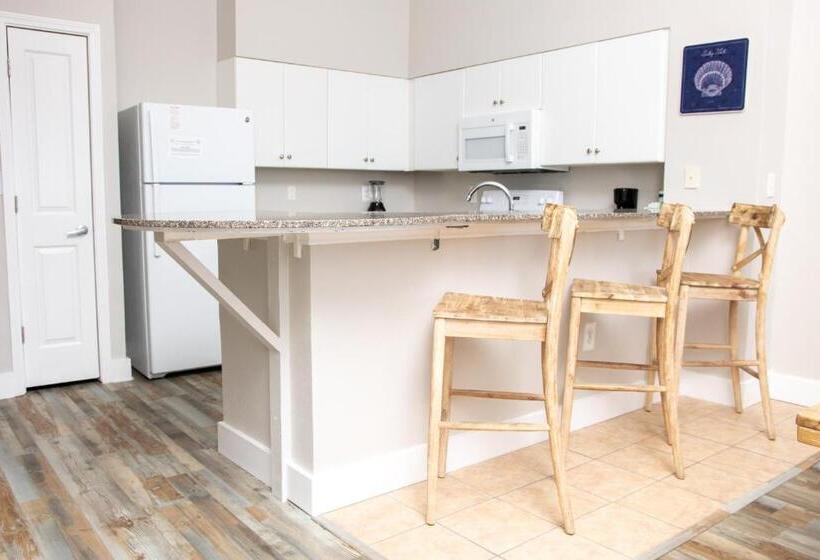 Superior 3-bedroom flat with sea view, Shores Of Panama Resort