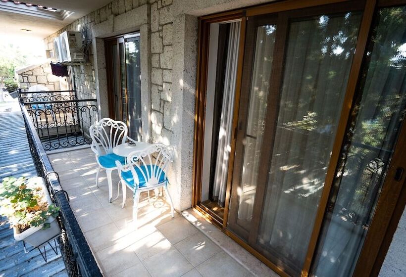 Quarto Estandar, Alacati Private