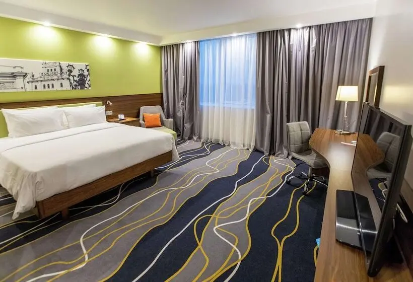 اتاق خانوادگی, Hampton By Hilton Brest