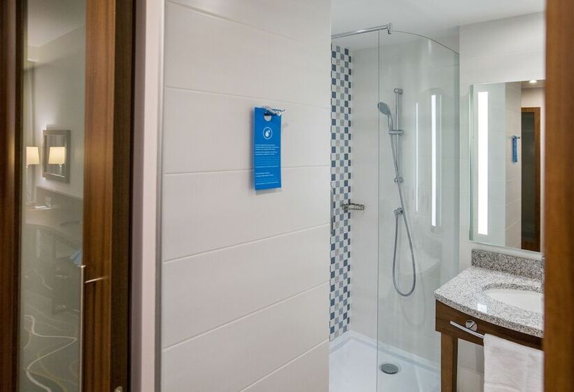 Pokój Standard, Hampton By Hilton Brest