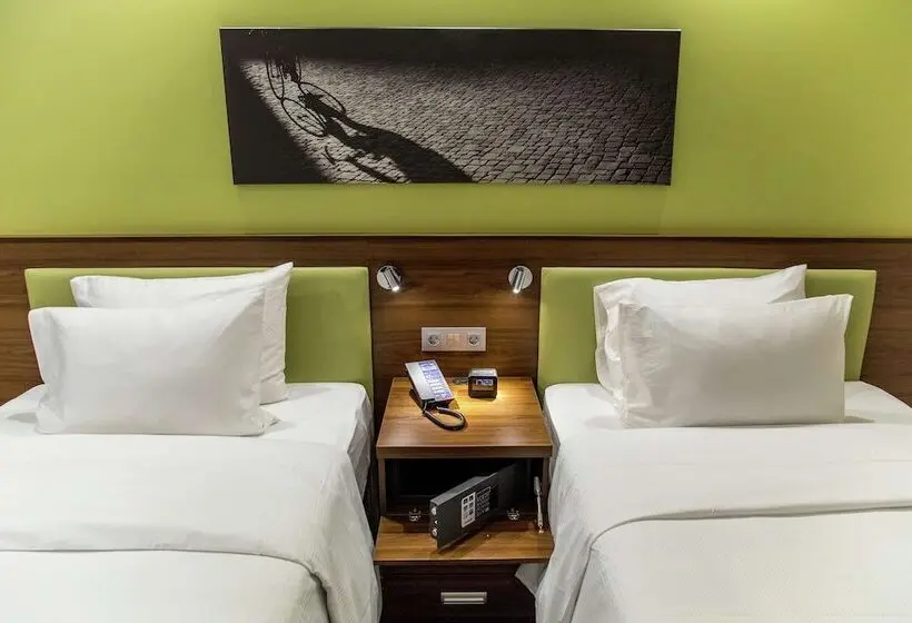 اتاق استاندارد, Hampton By Hilton Brest