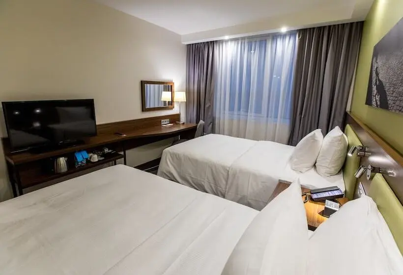 اتاق استاندارد, Hampton By Hilton Brest