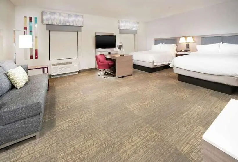 スタンダードスタジオ, Hampton Inn Benson