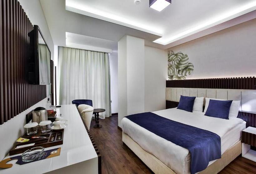 Pokój Standard Trzyosobowy, Kavala