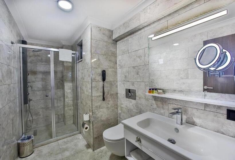 Pokój Deluxe Trzyosobowy, Kavala
