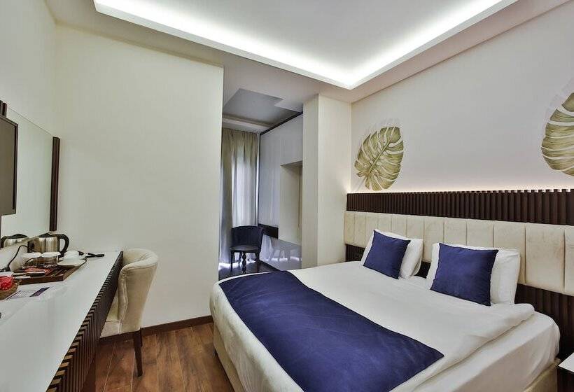 Pokój Ekonomiczny Jednoosobowy, Kavala