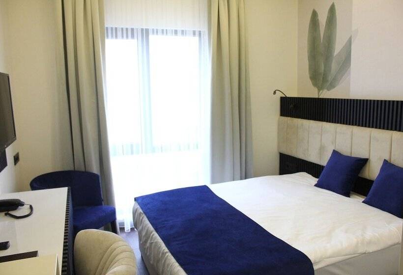 Pokój Standard Trzyosobowy, Kavala